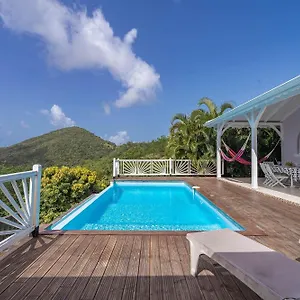 Palmier Rouge : 3 Ch, Piscine à Débordement, Vue Et Végétation , Sainte-Luce Martinique