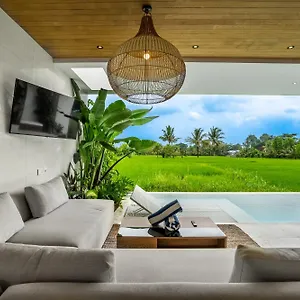 Green Flow Ubud Villas II فيلة
